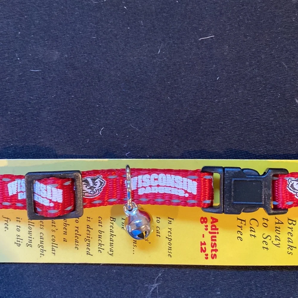 NEW - Wisconsin Badgers Breakaway Cat Collar